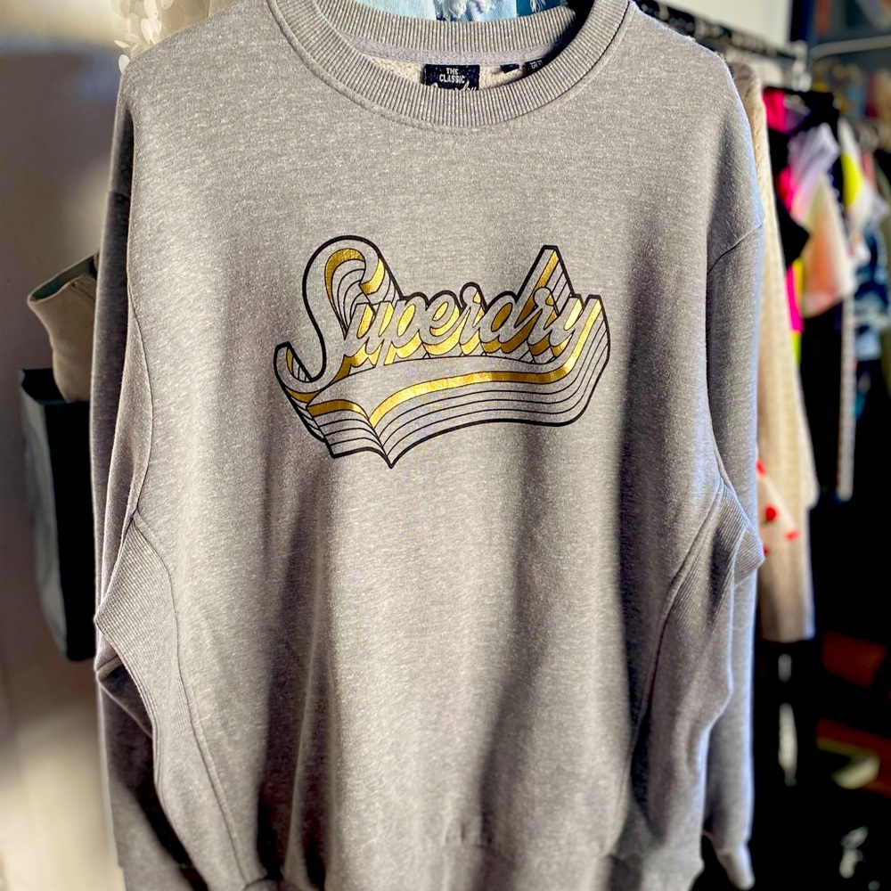 Grey and Gold Detailed Superdry Crewneck